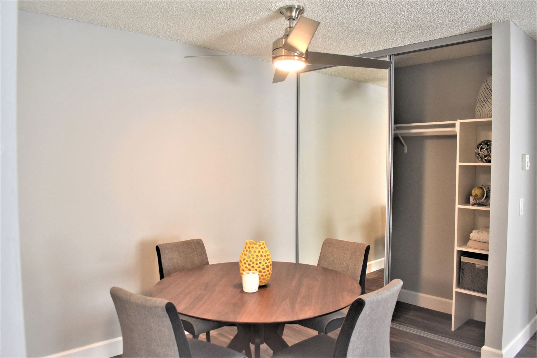 Sunnyvale Town Center Apartments photo 4